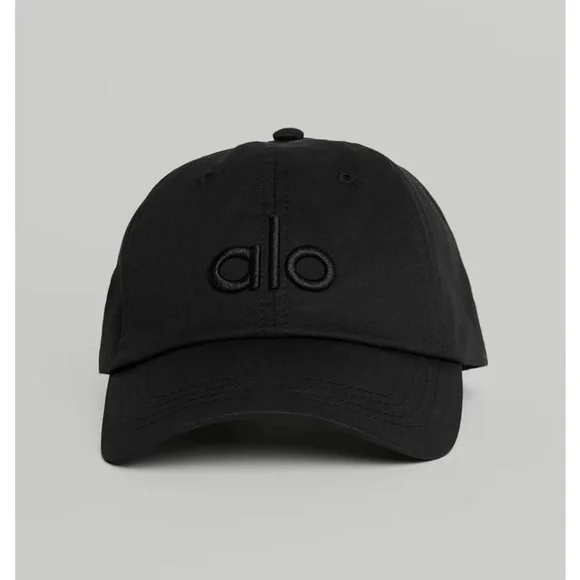 ALO Yoga Off-Duty Cap in Black - Picture 3 of 8